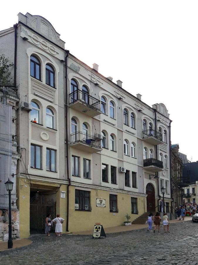 Apartments On Andriyivskyy Descent -Self Check In Kyiv Exterior photo